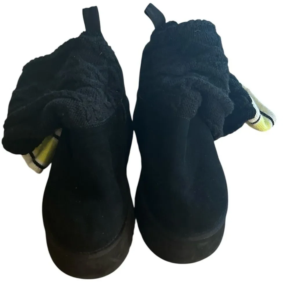 UGG CLASSIC SWEATER LETTER TALL BLACK BOOTS, Size 10,NWOT Display show some wear